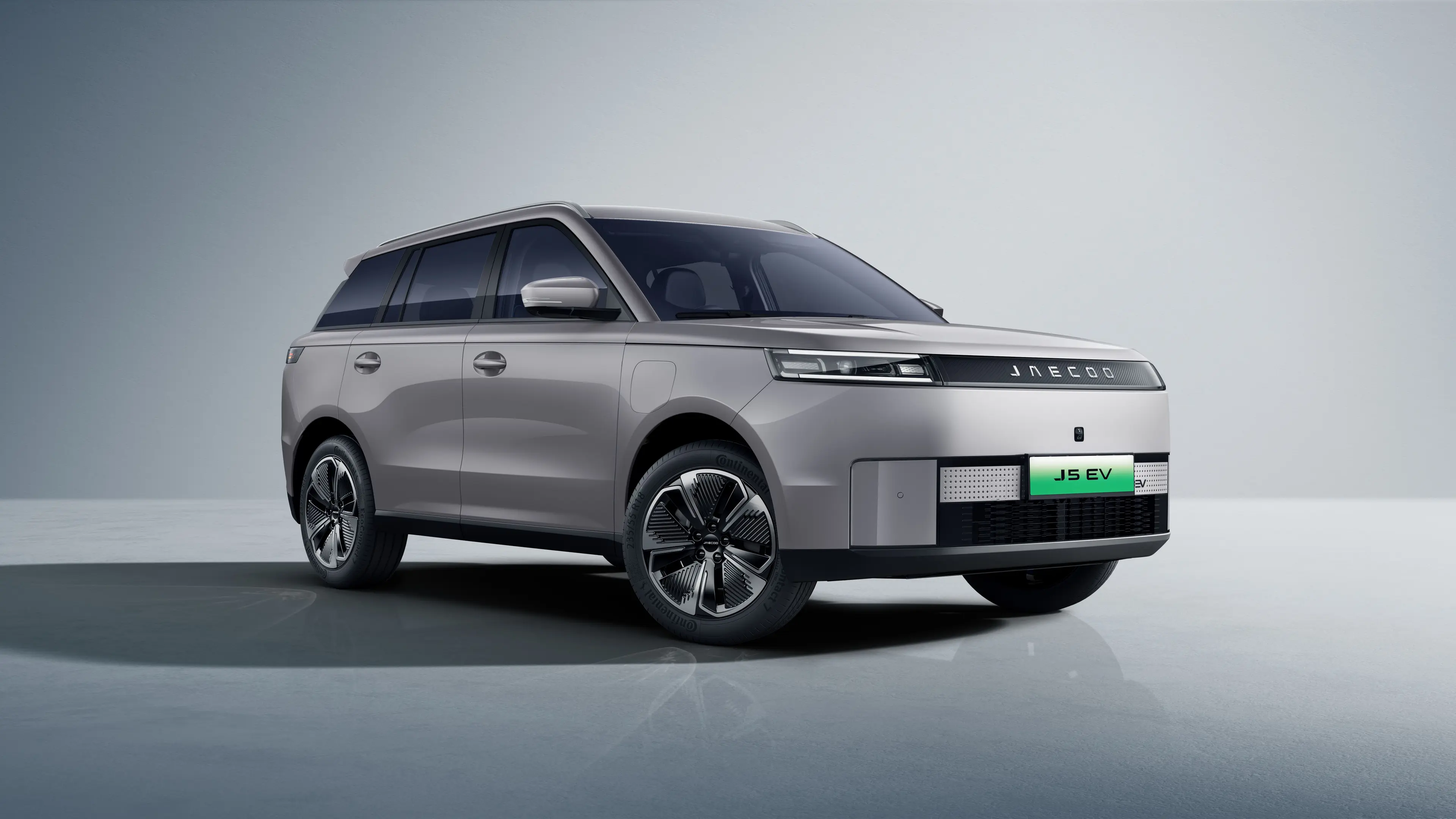 JAECOO J5 EV Premium SUV Metro Oriental Stars Medan
